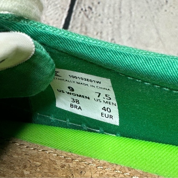 Cariuma OCA low-top green canvas sneakers Women’s 9/ Men’s 7.5 - Picture 6 of 10